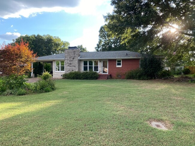 Building Photo - 117 Camellia Dr