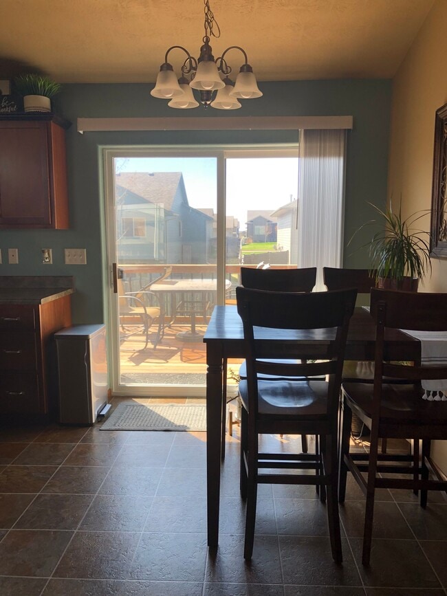 Photo - 2017 Mary Beth Ave