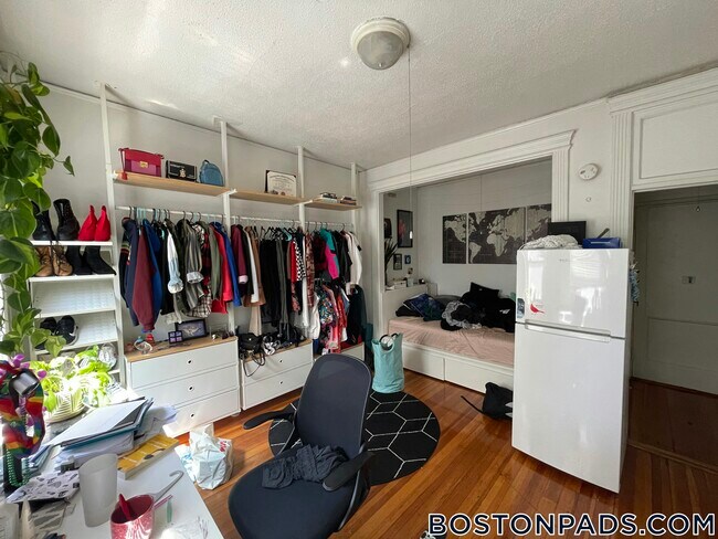 Photo - 64 Hemenway St Unidad 9