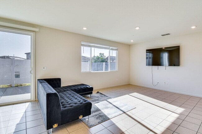 Photo - 1442 Copperfield Ave Unidad SI ID1546322P