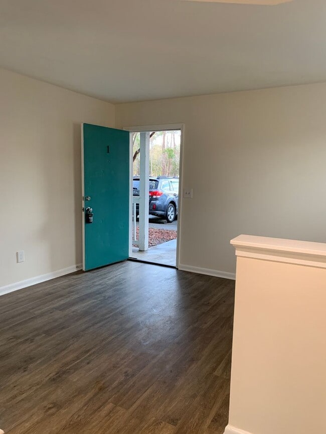 Photo - 4752 Seahawk Ct Unit B-1