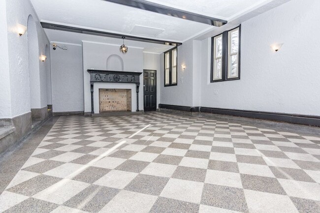 Photo - 7147 S Jeffery Blvd