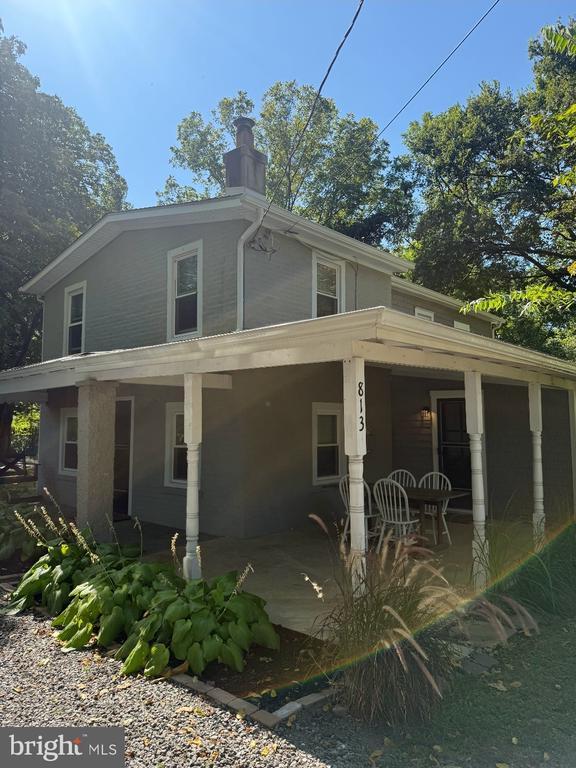 Building Photo - 813 River Rd Rental