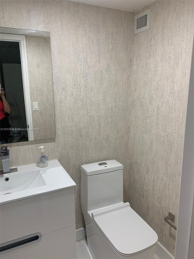 Photo - 16909 N Bay Rd