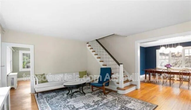 Photo - 30 Caledonia Rd