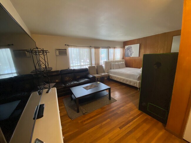 Photo - 1479 Stoner Ave Unidad 2