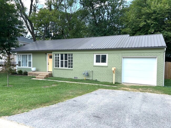 Building Photo - 1631 N Garland Ave Rental