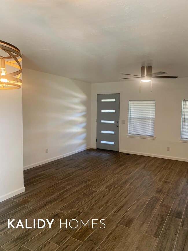 Photo - 1711 N Vermont Ave