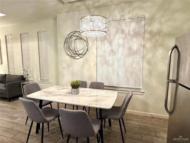 Photo - 20 West Dr Unidad A