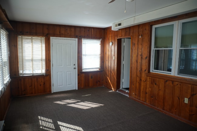 Photo - 3033 Hamilton Ave Unit 1R