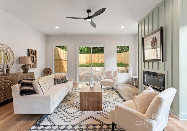 Photo - 2411 Pruitt St