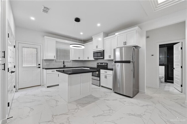 12504 N 39th St Unit 4