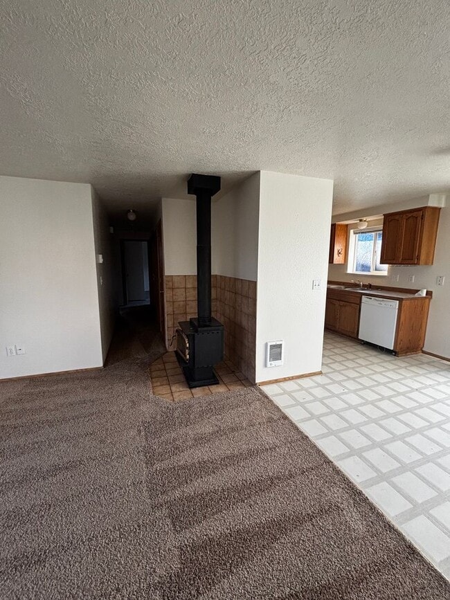 Photo - 3 bed 2 bath home located in Northeast Bend, close to parks, trails, and shopping