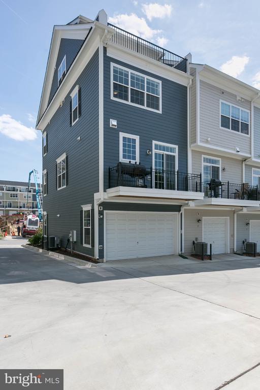 19 Willow Ave