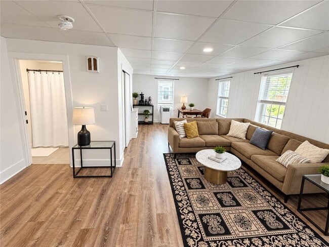 37 Lee Ave Unit 1