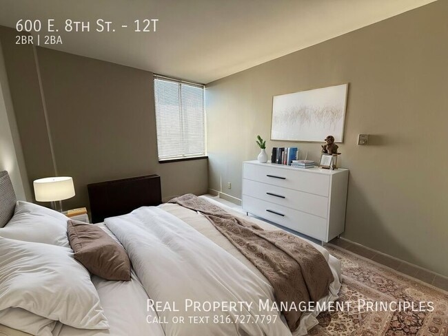 Photo - 600 E 8th St