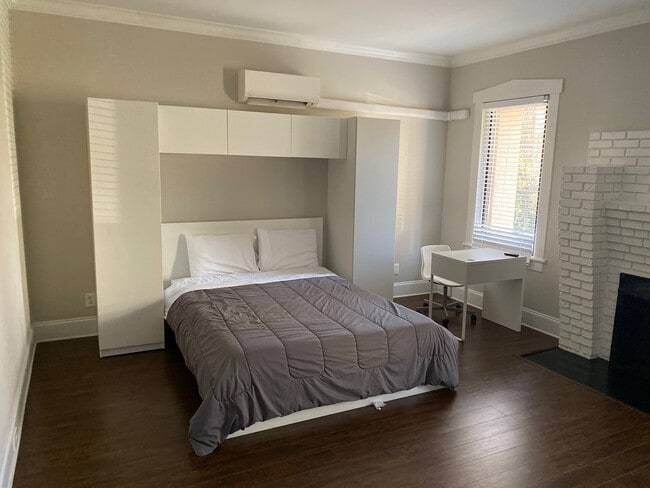 Queen Size Bed With Closet and storage - The Residence at 1743 N Decatur