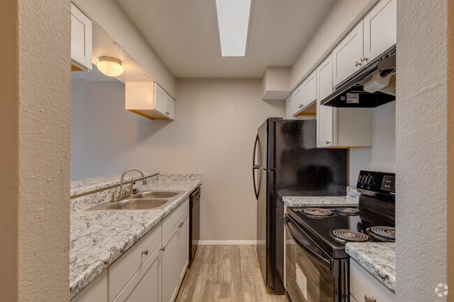 1BR, 1BA 710