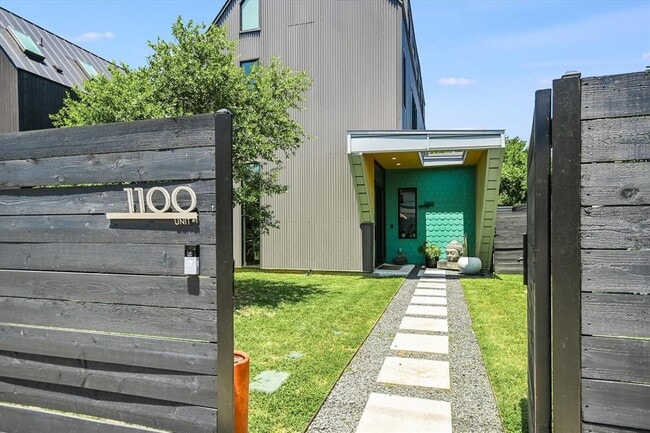 Photo - 1100 Brass St Unit 1