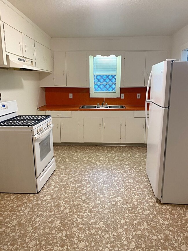 Photo - 2046B Grand St, Beaumont, TX 77703