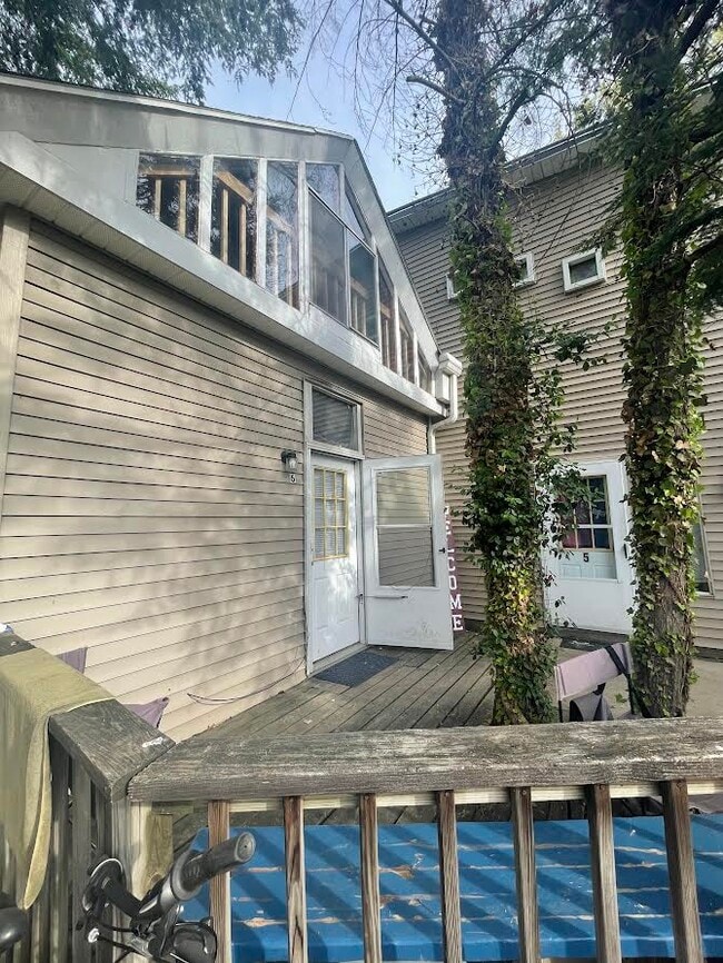 Photo - 521 E 7th St