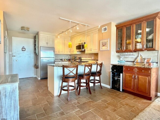 Photo - 6101 Monmouth Ave Unit 905