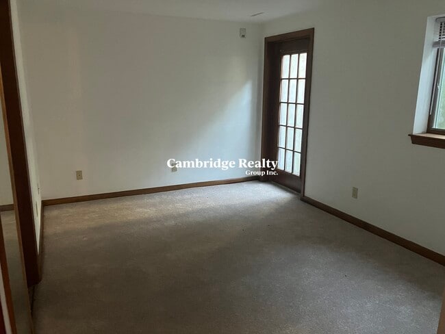 Building Photo - 175 Summer St Unit 2