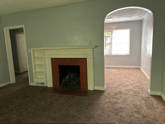 451 Durand Dr NE Unit 4