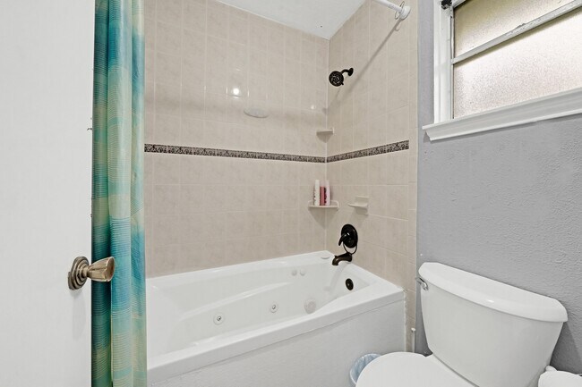 Photo - 222 Wickhamford Way