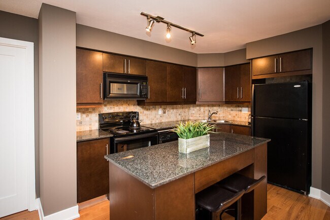 Photo - 20 Blue Jays Way Unit FL1-ID1030941P