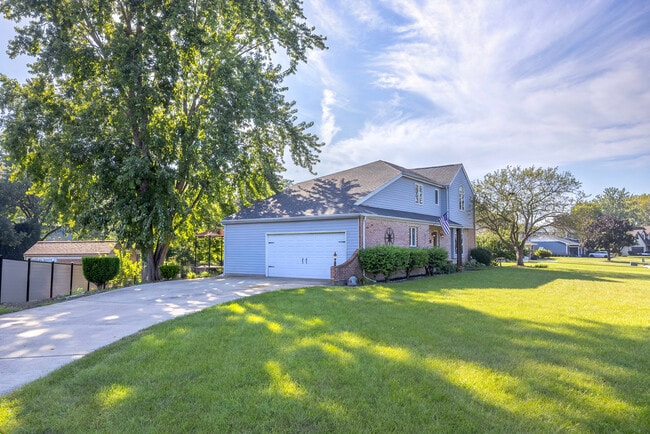 144 Zapata Ln