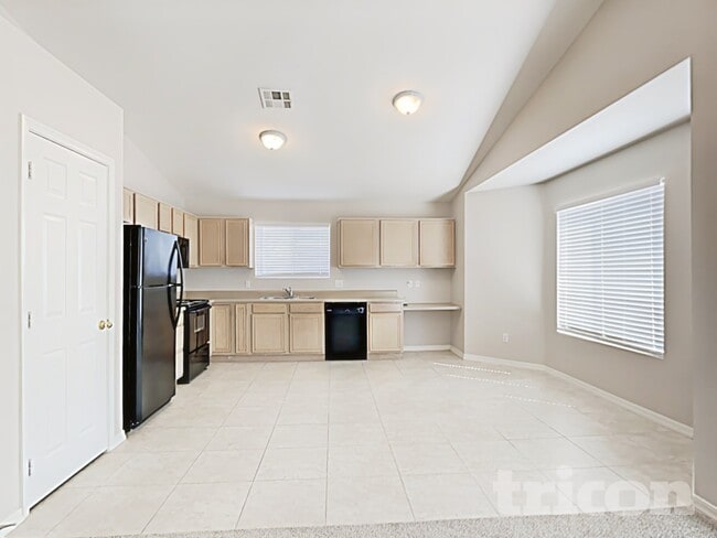 Photo - 423 N Shaylee Ln