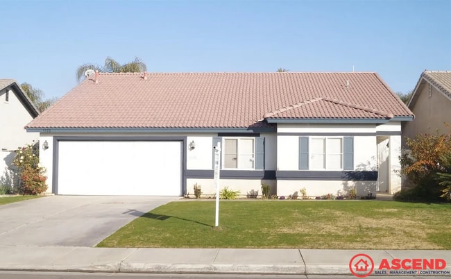 Building Photo - Spacious 4 Bedroom / 2 Bath Home – Fully Equipped Kitchen | Bakersfield, CA 93312