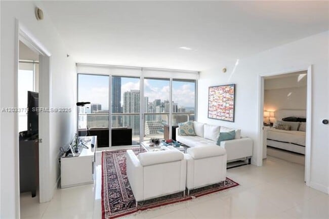 Photo - 495 Brickell Ave Unidad 495 Brickell Ave # 4703