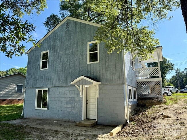 Photo - 1902 W 5th Ave