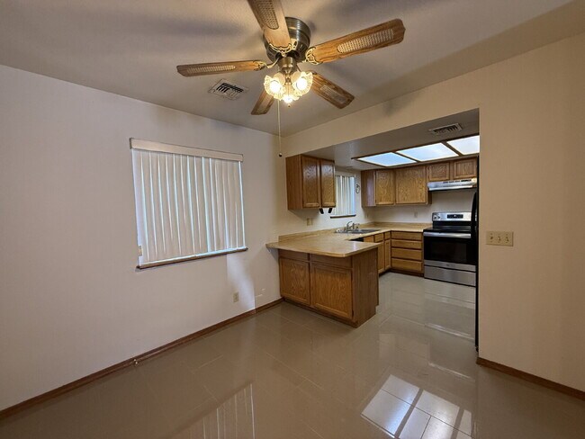 Photo - 2 bed 2.5 bath great location BHCRENT.COM to schedule a viewing Unit 10