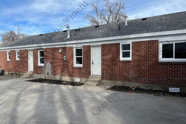Photo - 452 E Lambourne Ave Unit A