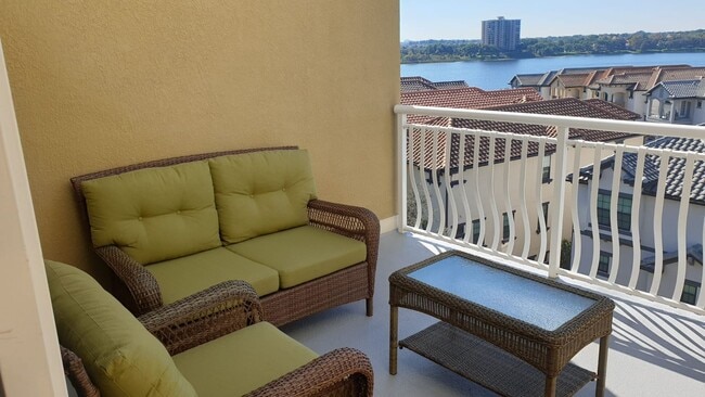 Photo - Stunning 3 bedroom top floor in Toscana FULLY FURNISHED