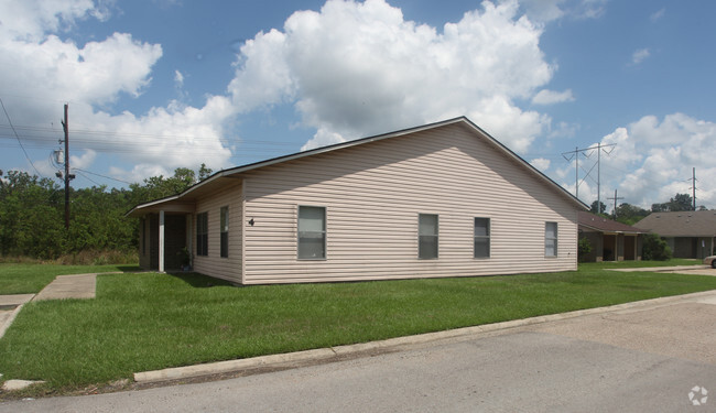 Building Photo - Edgewood Manor Rental