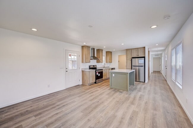 Photo - 2060 N Center St