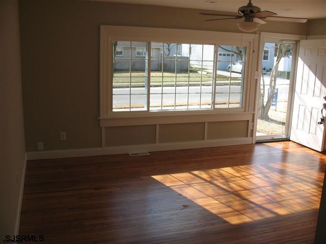 Photo - 204 Barr Ave