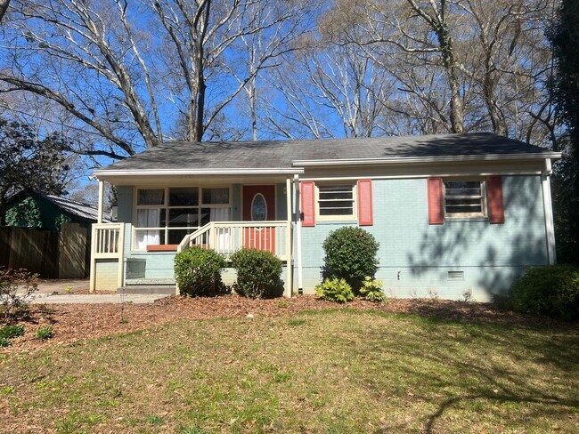Photo - NEWLY PAINTED Wonderfully Cute Home in Nor...
