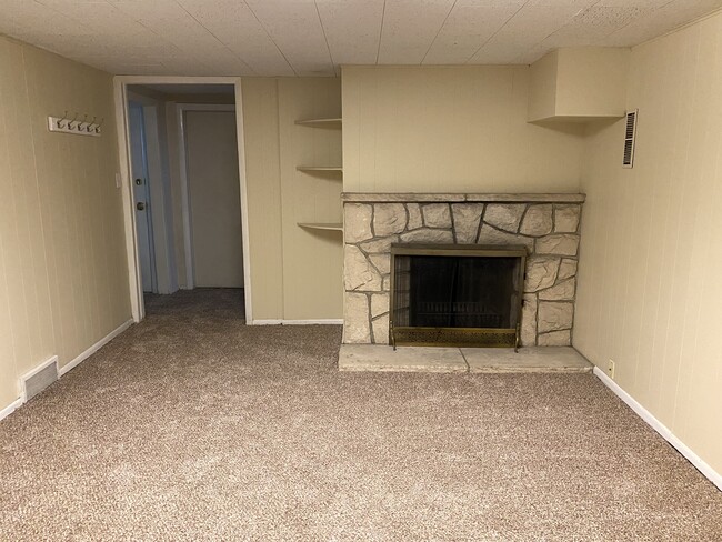 Two-Bedroom Apartment in Cottonwood Heights! - Two-Bedroom Apartment in Cottonwood Heights! Unit Basement