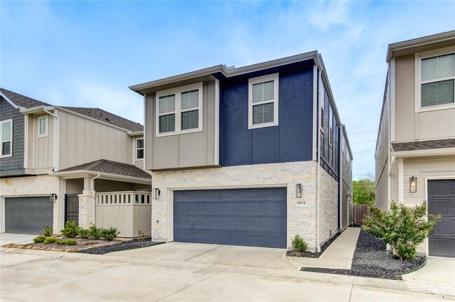 Photo - 9834 Rugged Oaks Dr House