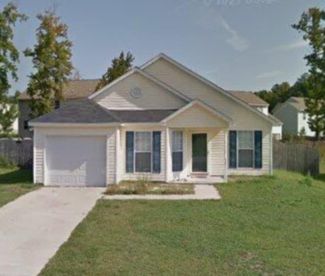 Beautifully renovated 3Bed/2Bath in Patriot Park - Beautifully renovated 3Bed/2Bath in Patriot Park