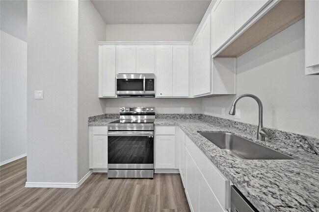 Photo - 16866 Glenheath St