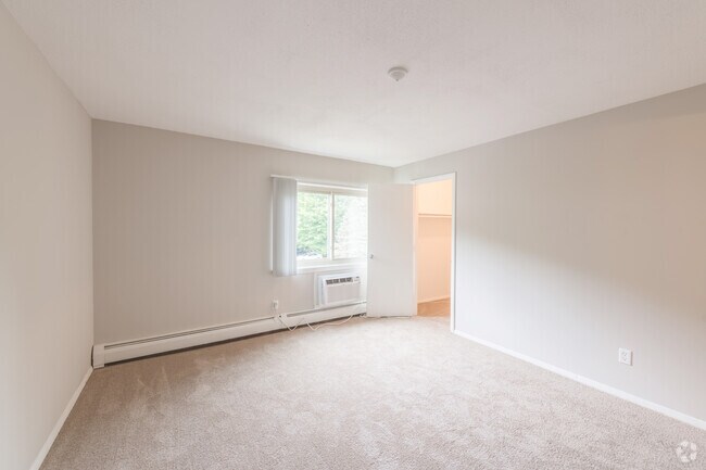 2 BR, 1 BA