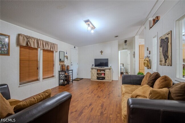 1205 Inverness Ave