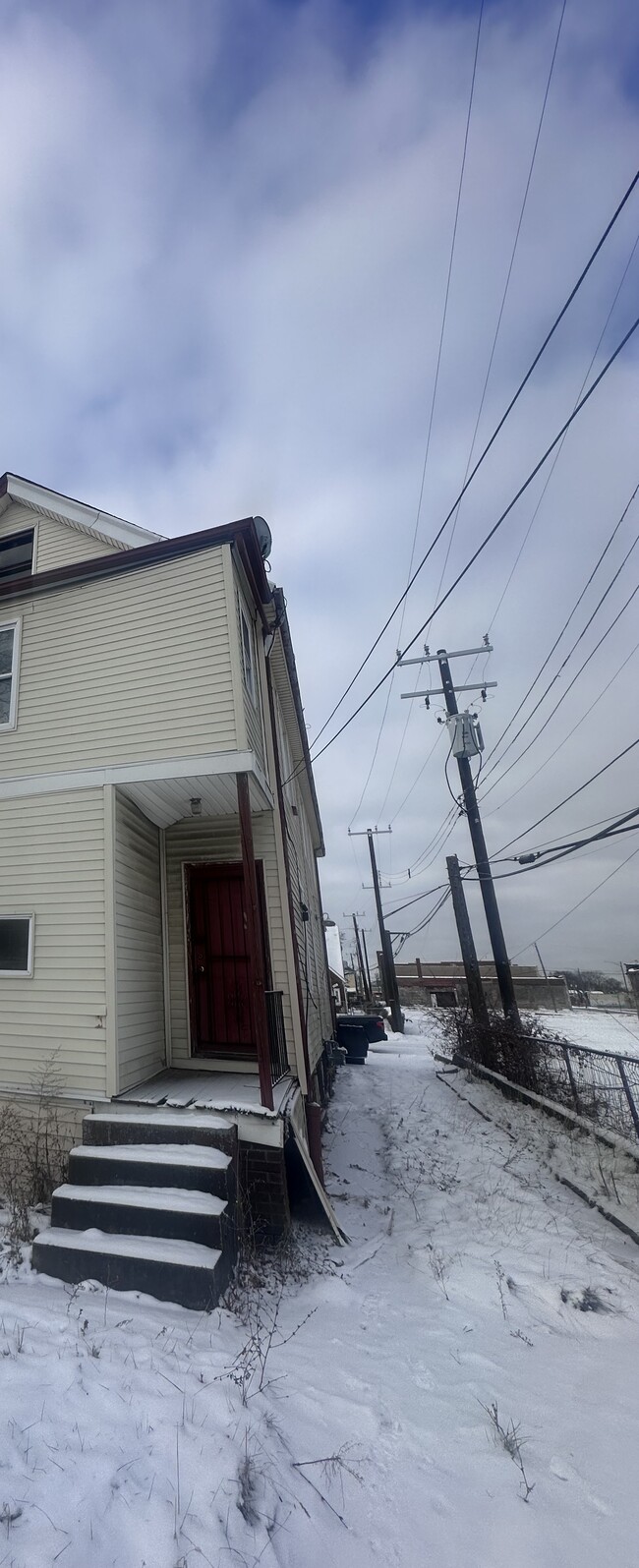 Photo - 15114 Holmur St