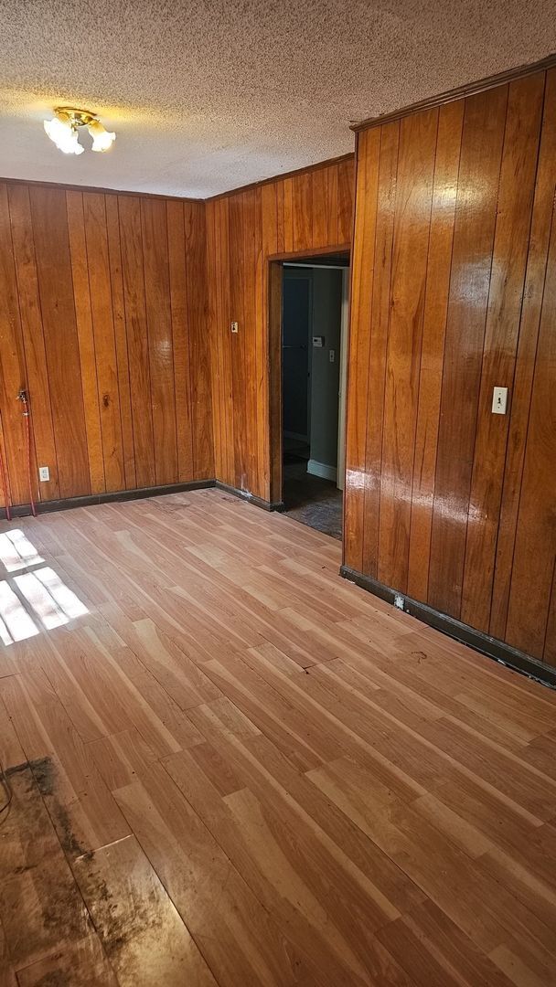 Photo - PRICE REDUCED!! OCTOBER MOVE IN SPECIAL- F...